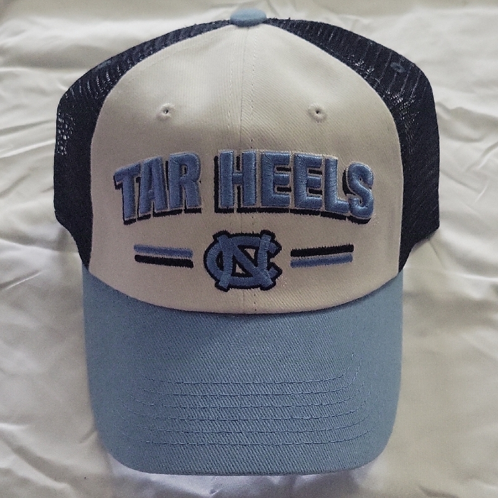 NCAA unc Tar Heels Trucker Hat in White, Carolina Blue & Navy